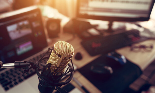 Mikrofon in einem Studio eines Rundfunksenders